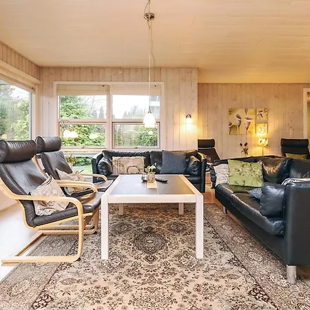 4 Star In Vaeggerlose * Bøtø By