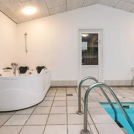 Vaeggerlose Xlv Holiday home *