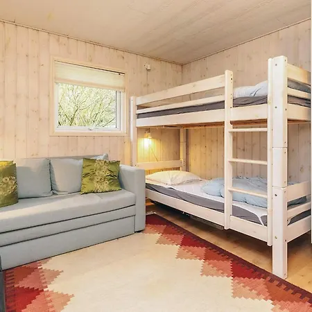 4 Star In Vaeggerlose Bøtø By