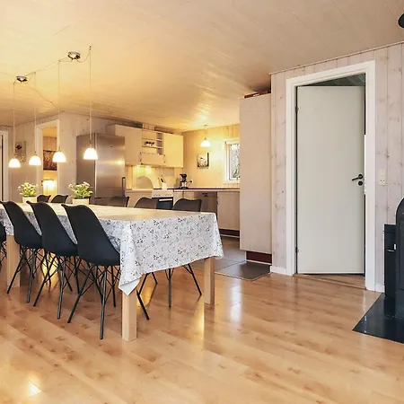 4 Star In Vaeggerlose * Bøtø By