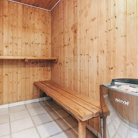 4 Star In Vaeggerlose Bøtø By